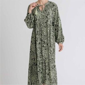 Umgee Black and Sage Green Animal Print Long Sleeve Maxi Dress Size Small NWT